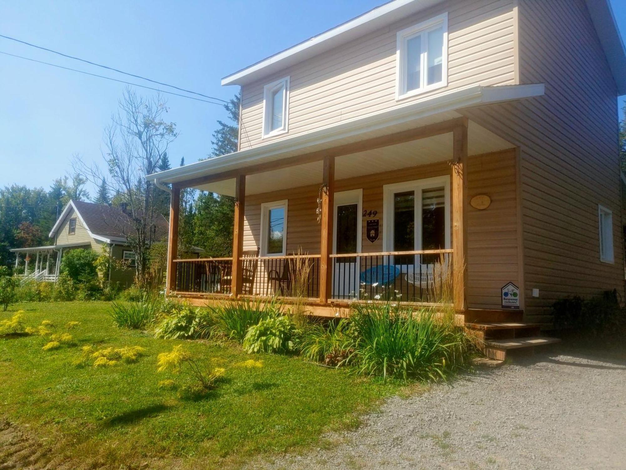 Chalet Mathis Saint-Raymond Exterior photo